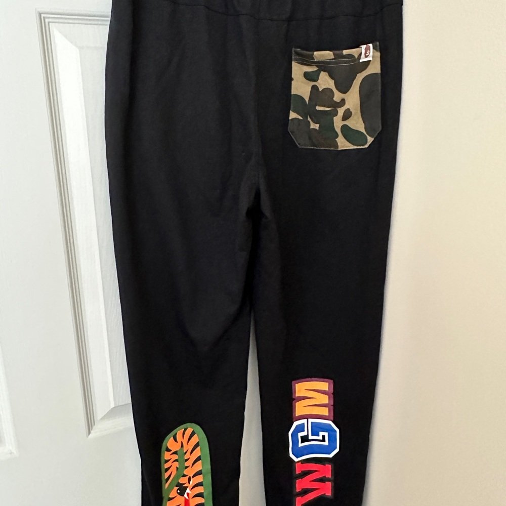 A Bathing Ape Sharkface WGM Camo pocket